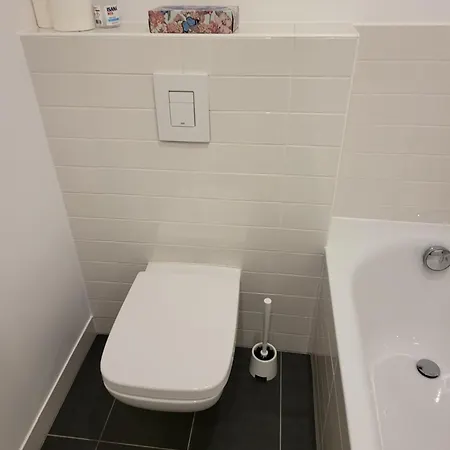 Trendige Stadtwohnung, Historisches Haus Mit Terrasse Und Garten