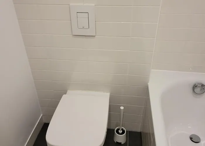 Trendige Stadtwohnung, Historisches Haus Mit Terrasse Und Garten