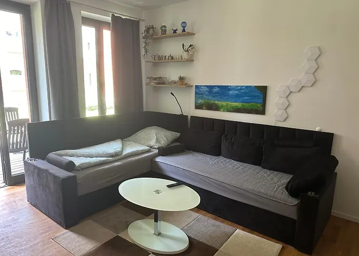 Trendige Stadtwohnung, Historisches Haus Mit Terrasse Und Garten Appartamento